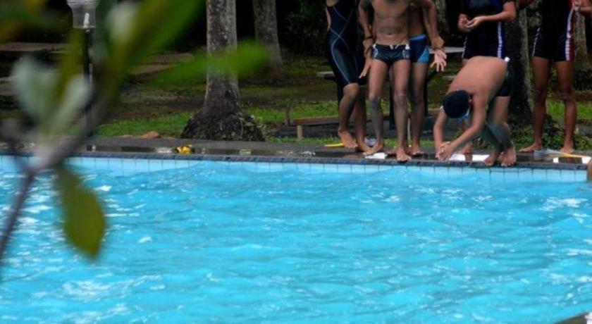 Augusta Pelabuhan Ratu Hotel Sukabumi Exterior foto