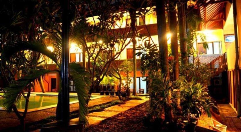 Augusta Pelabuhan Ratu Hotel Sukabumi Exterior foto